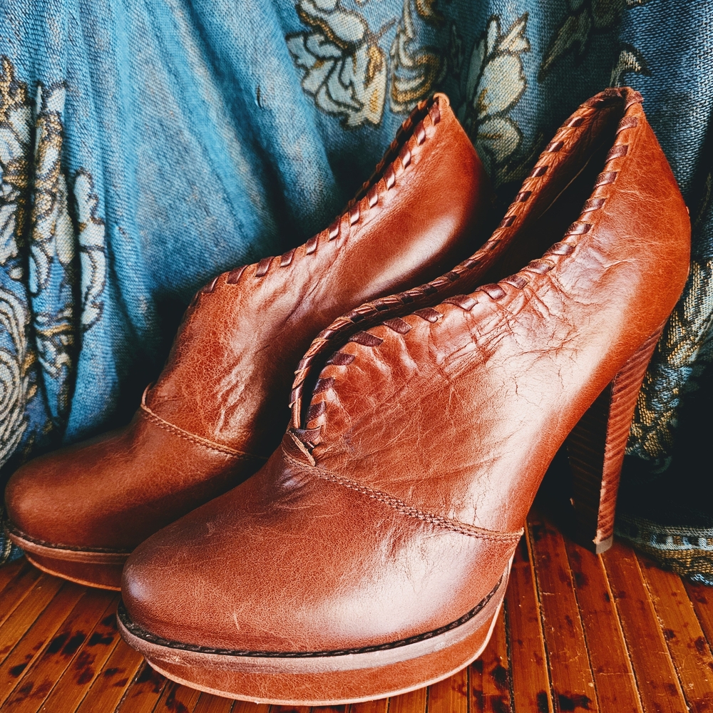 UGG Brown High-Heeled Ankle Boots with Platform